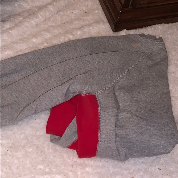 Tommy Hilfiger sweatshirt - Picture 2 of 2